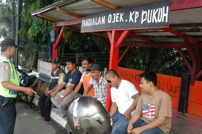 Ternyata Istilah Ojek Berasal dari Bahasa Belanda, Ini Dia Artinya